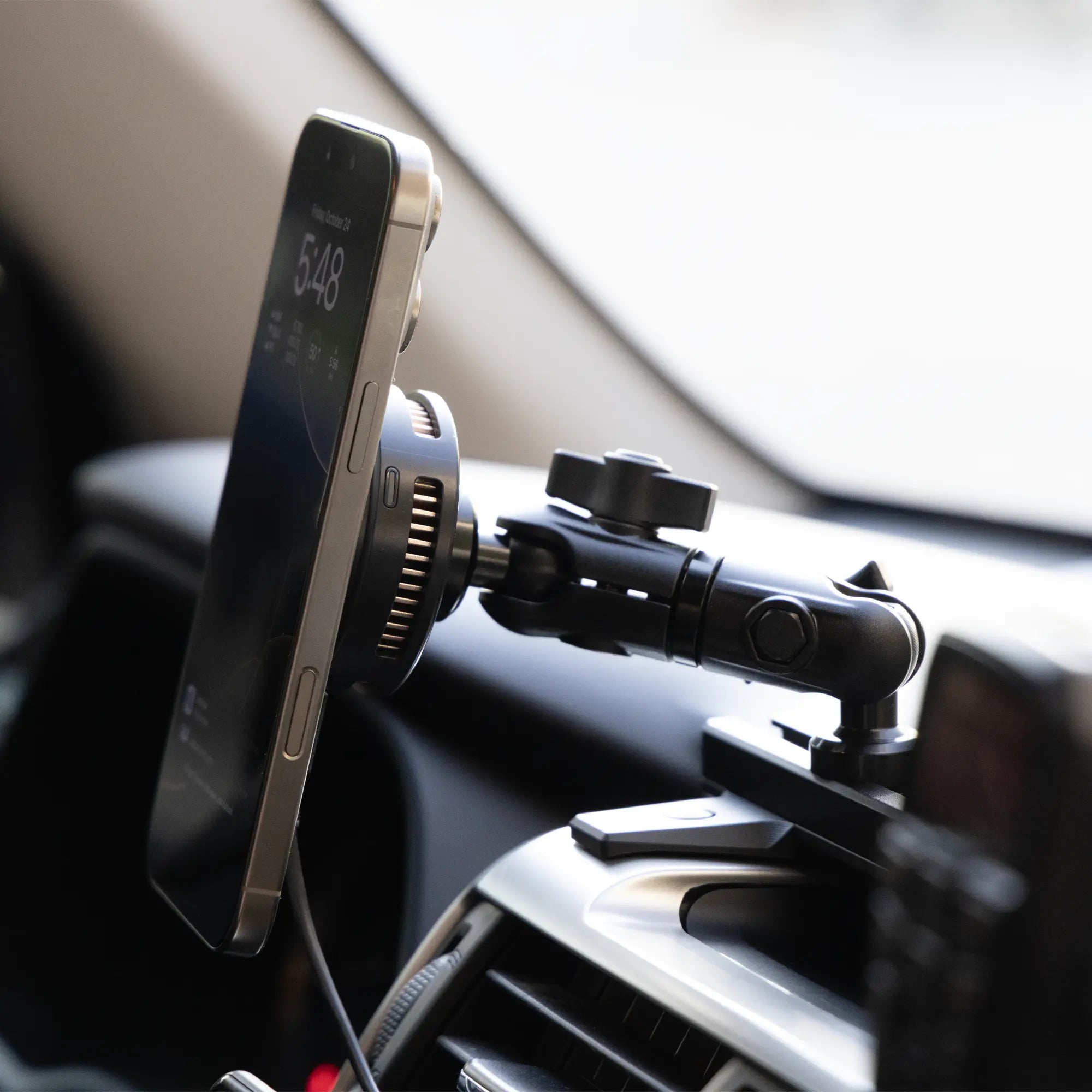 4Runner MagSafe Charger Dash Kit Phone Mount 