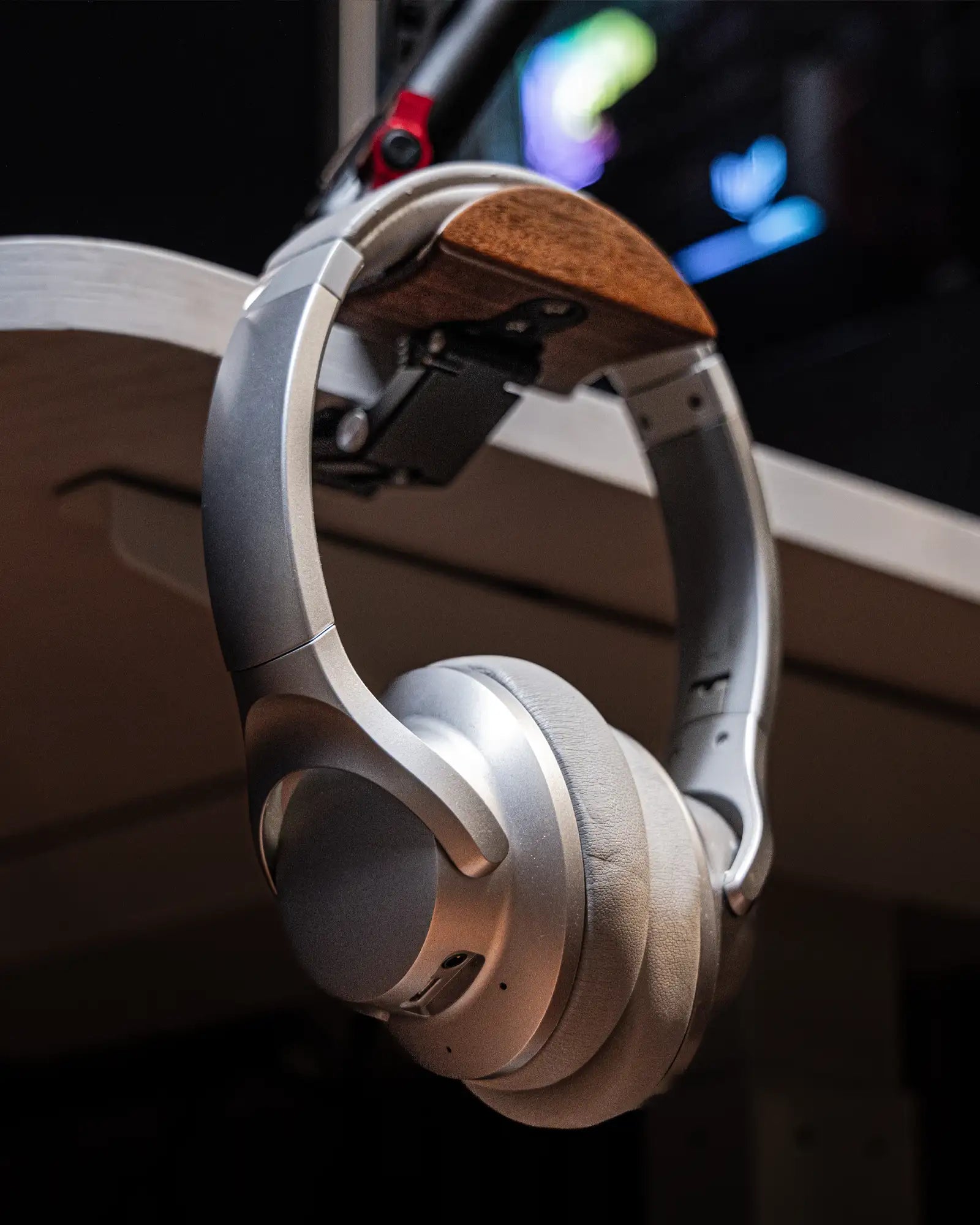 Desktop Gaming Wooden Headphone Rest and Phone Mount
