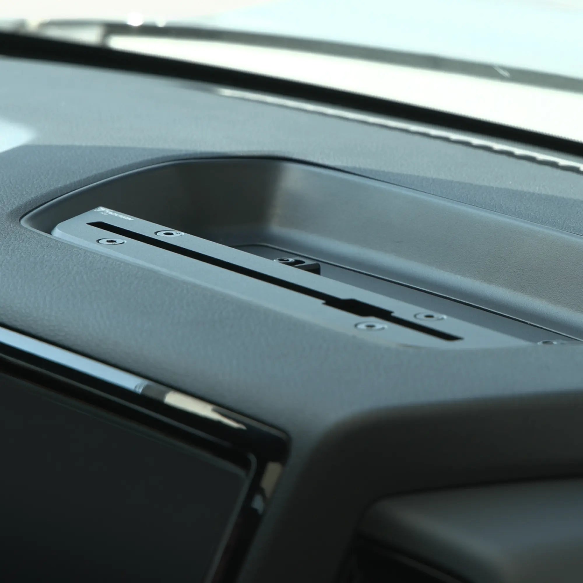 Dash Bracket Phone Mount for Nissan Frontier